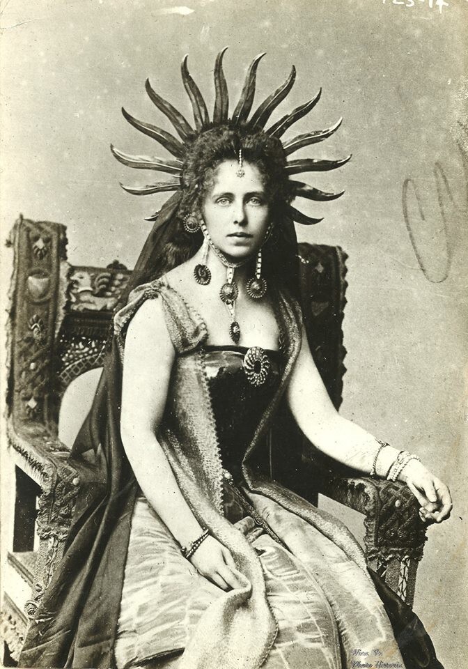 Её Величество Королева Румынии Мария. Автор Франц Манди. 1896 год.