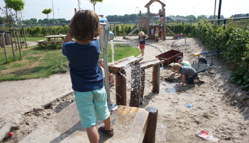 Детские площадки в Нидерландах - вперёд, в прошлое!