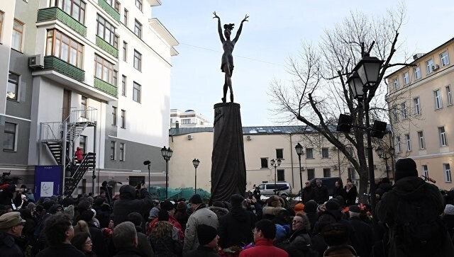 В Москве открыли памятник великой Майе Плисецкой