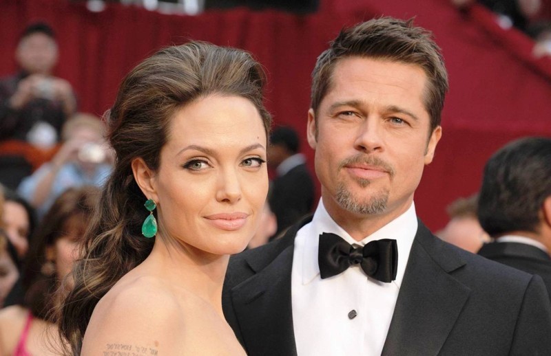 После развода с Брэдом Питтом Анджелина Джоли решила сменить ориентацию