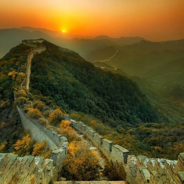 Заброшенная часть Великой Китайской стены
