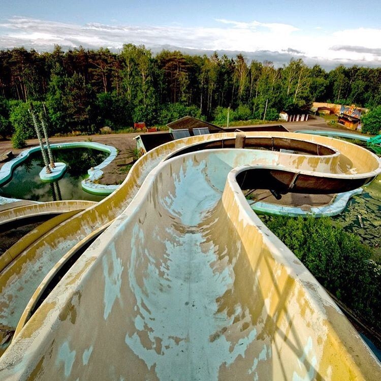 Заброшенный аква-парк где-то в Швеции
