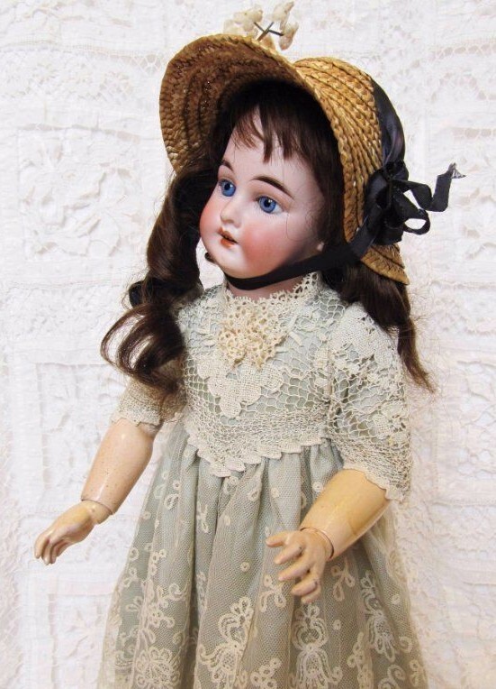 Антикварные куклы - красота и роскошь для ценителей