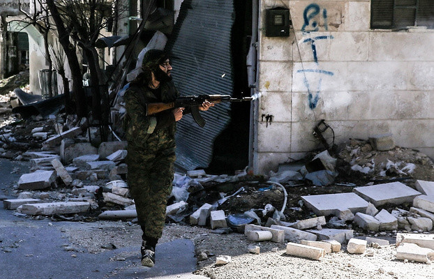 Сирийские военные сражаются с террористами на востоке Алеппо