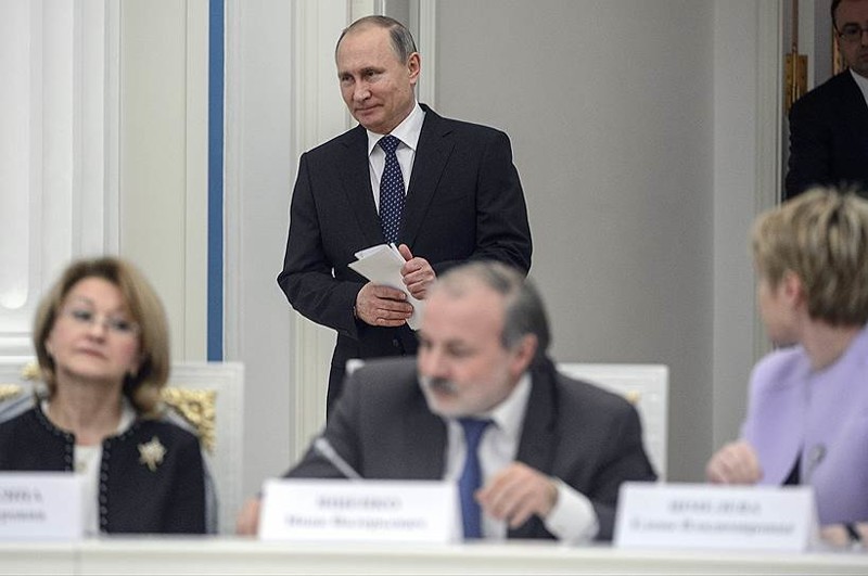 Владимир Путин недоволен чиновниками, ставшими академиками