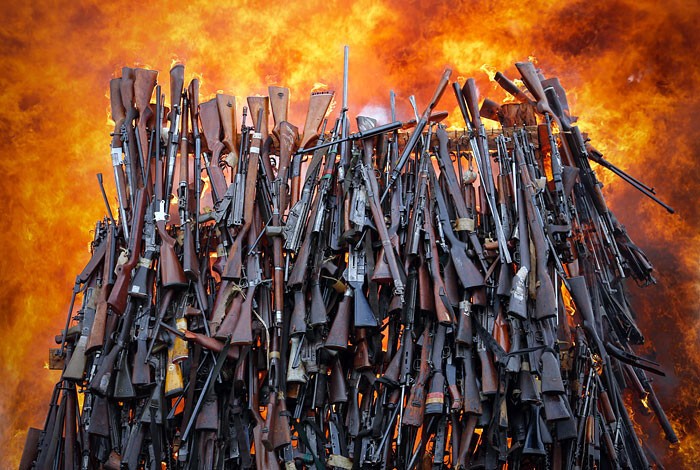 Уничтожение нелегального огнестрельного оружия в Кении