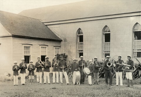 Молокаи, Гавайт, 1907 г. Оркестр прокаженных играет на празднике в честь Дня независимости 4 июля. 