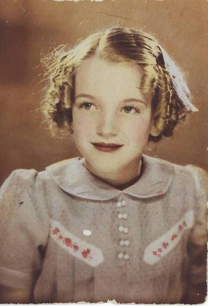 24 редких и очаровательных фотографий маленькой Нормы Джин Бейкер, будущей Мэрилин Монро