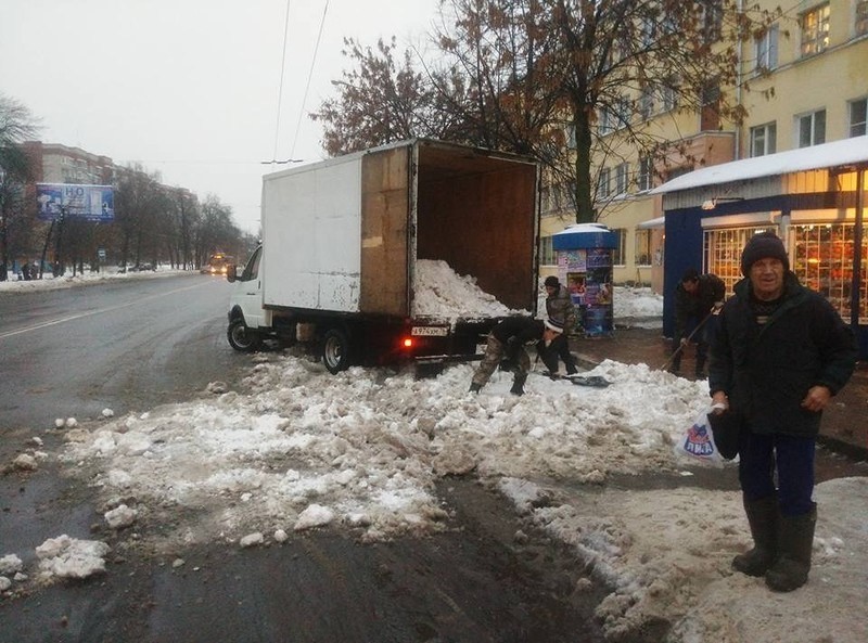 Ярославль: у них снега зимой не натыришься 