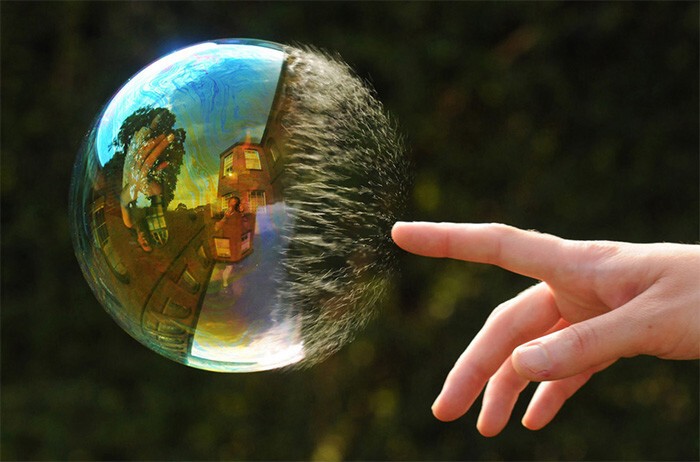 Отражение в мыльном пузыре