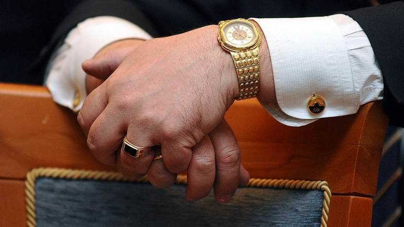 Остановит ли В. Путин предновогодние поборы чиновников?