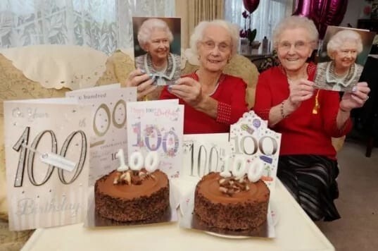 Сестры-близнецы отметили свой 100-й день рождения и поделились секретом своего долголетия