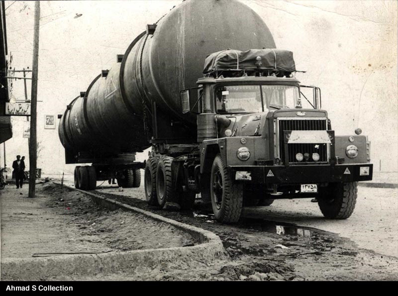 Mack R 600 1968 года отца Ахмада, как видно по фото, все трудились на Иранскую нефтянку.