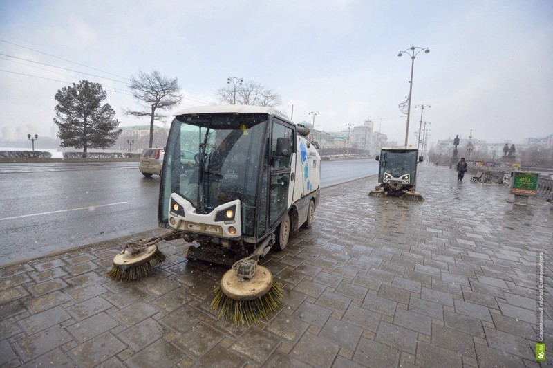 Уличные пылесосы Уборка вакуумно-уборочной машиной
