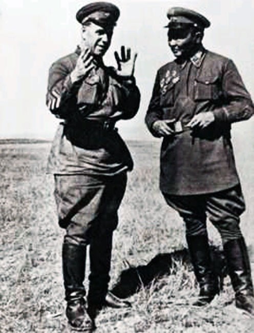 Георгий Жуков и маршал Чойбалсан, Халхин-Гол, 1939 год.