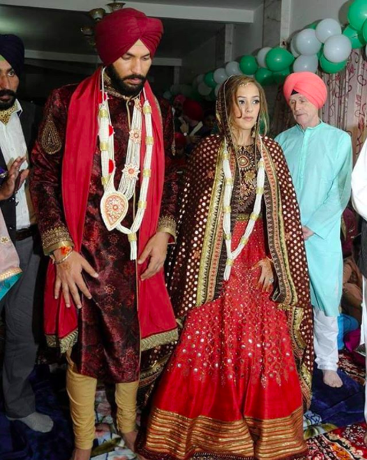 Игрок в крикет и актриса поженились на индийский манер