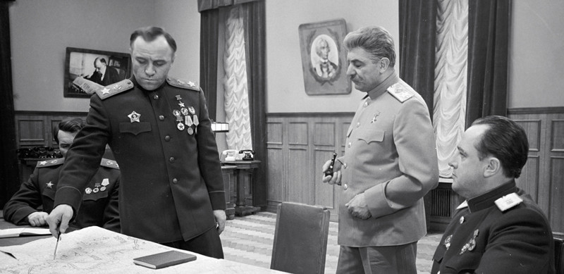 «Освобождение» от Сталина. «Пятый канал» подверг цензуре фильм о войне?