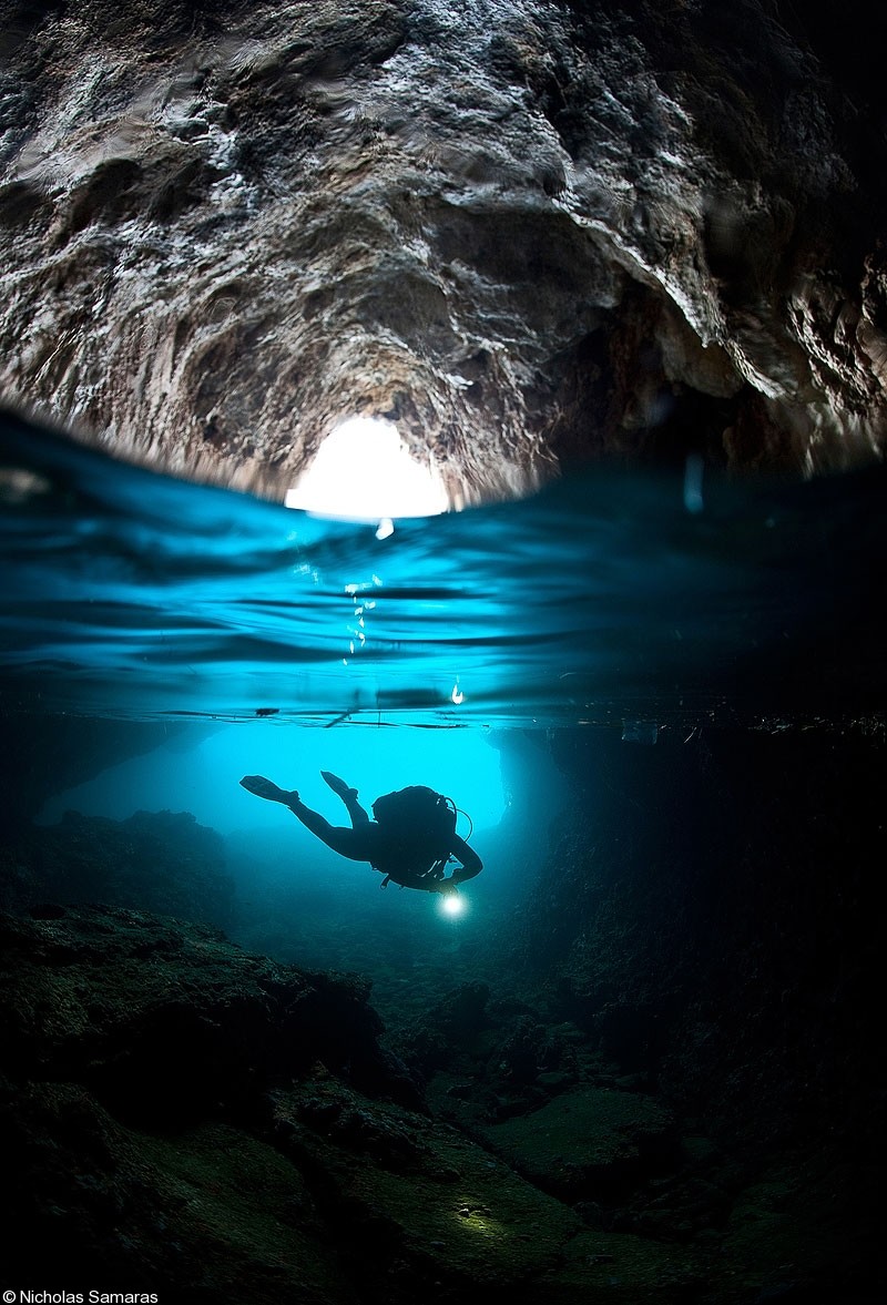 Подводная прогулка по пещере 