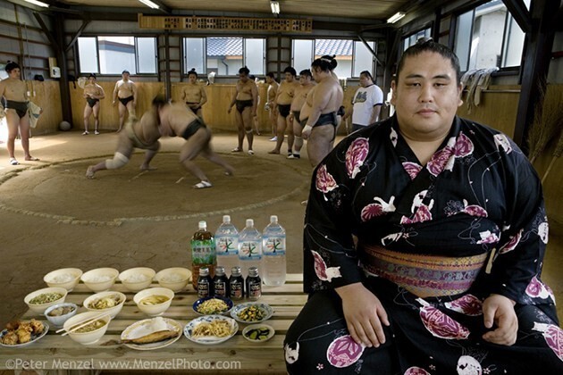Такеши Масато, борец сумо, Нагоя, Япония. 3500 калорий в день
