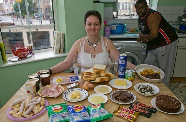 Джилл Мактай, помощник учителя, Лондон, Великобритания. 12300 калорий в "день обжорства"