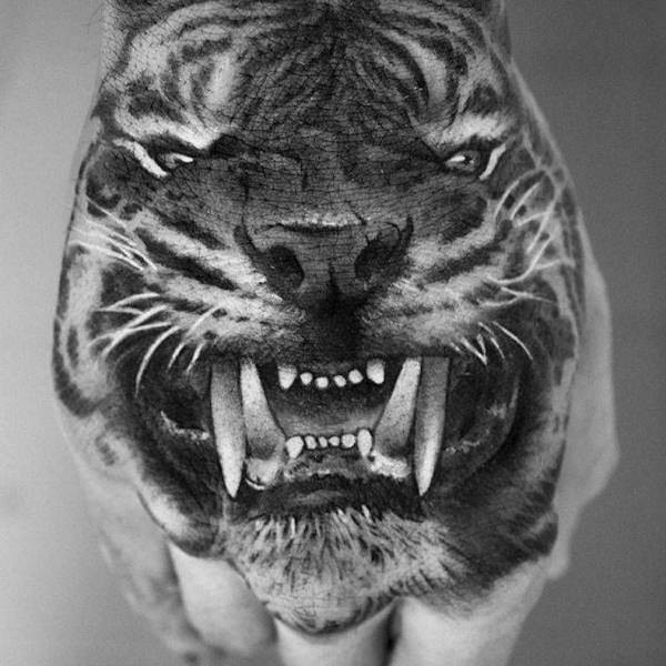 Реалистичная татуировка тигра 