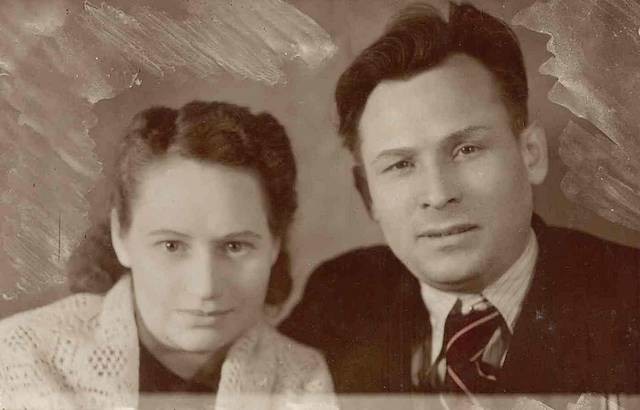 Анна Дмитриевна и Константин Устинович Черненко. Пенза, 1947 г.