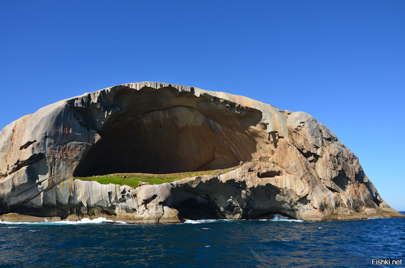 Cleft Island - Остров в камне