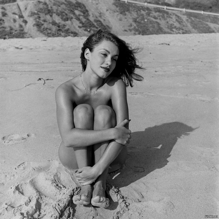 Линда Кристиан, первая «девушка Бонда», 1945 год