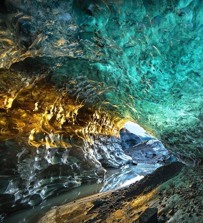 Пещера в леднике Ватнайёкюдль (Vatnajökull), Исландия