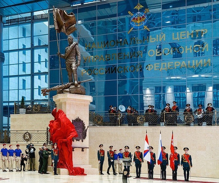 70. Открыт памятник простому русскому солдату