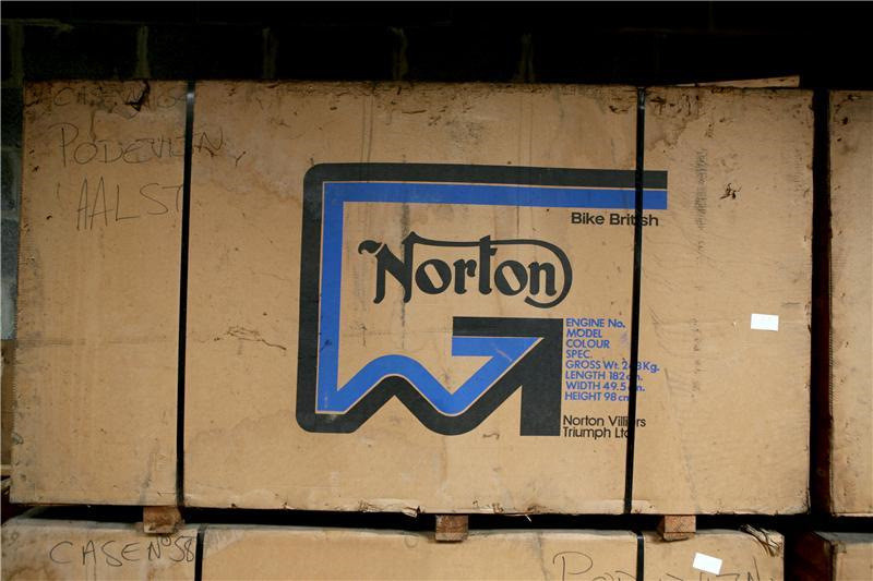 Вот в такой упаковке Norton поставлялись в 70-х годах