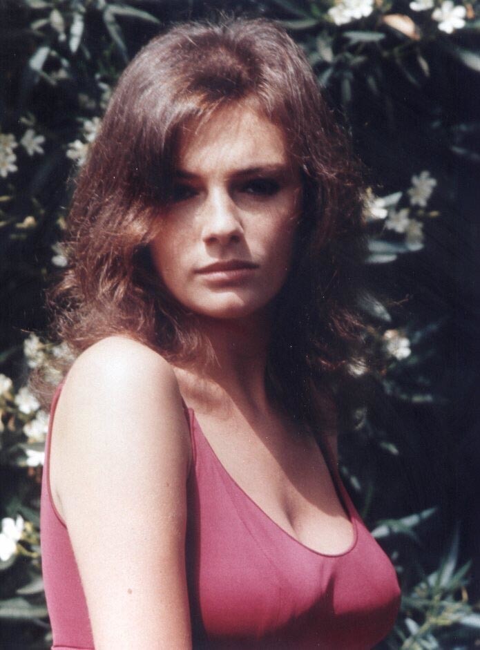 Жаклин Биссет (Jacqueline Bisset)