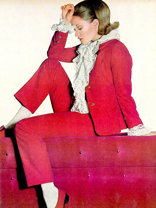 Выразительные цветные фото модниц 60-х от Нормана Паркинсона