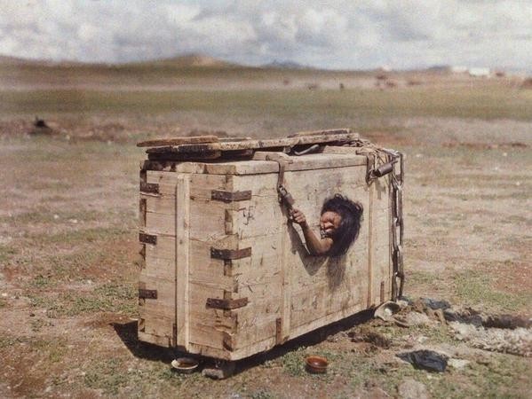 Приговоренная к голодной смерти, Монголия, 1913 год  