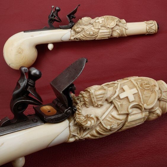 Швейцарский пистолет, флинтлок, слоновая кость, 18 век.