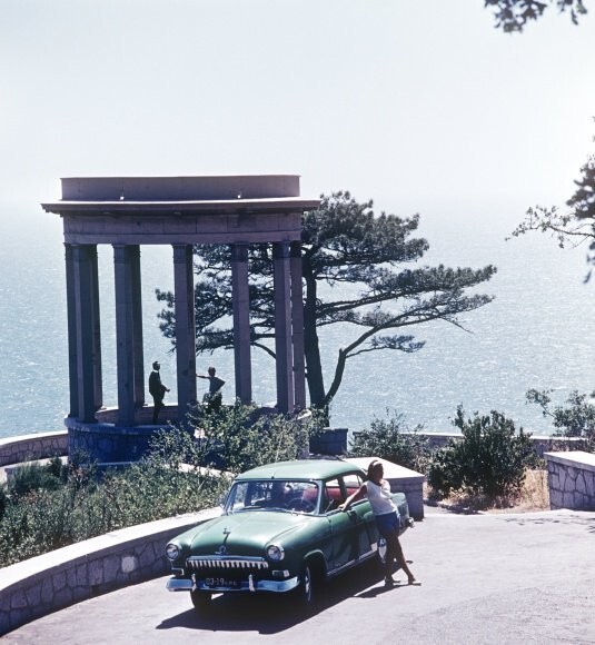 Серебряная беседка на горе Пендикюль, Крым, 1966 год