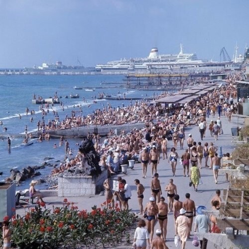Набережная и пляж в городе Сочи, 1973 год