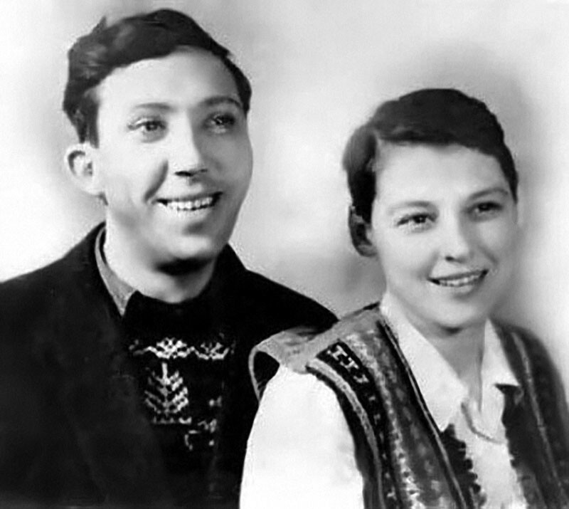 1949 год Юрий Никулин  с будущей женой Татьяной Покровской