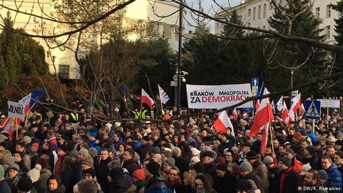 Польский Майдан: заблокировано здание парламента — ПРЯМАЯ ТРАНСЛЯЦИЯ. В ПОЛЬШЕ НАЧАЛСЯ «МАЙДАН»