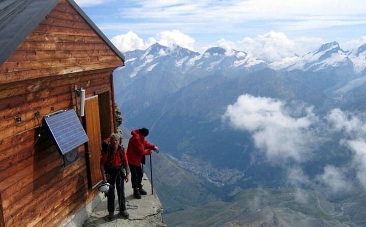 Лачуга на горе в Швейцарии   