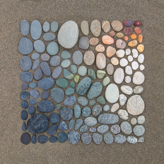 Коллекция пляжных камней, достойная музея