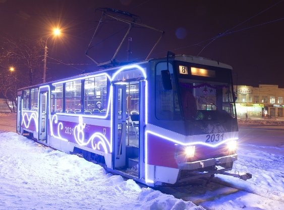 А как вам новогодний трамвай?