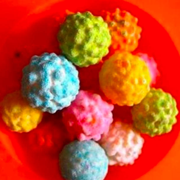 И разноцветные круглые конфеты