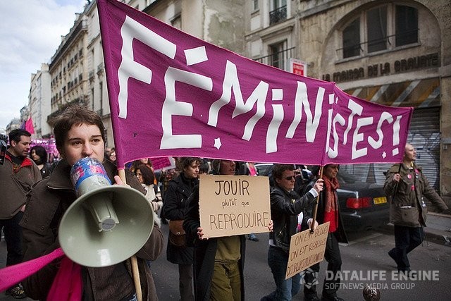 Лесбиянки и феминистки Госдепа в панике