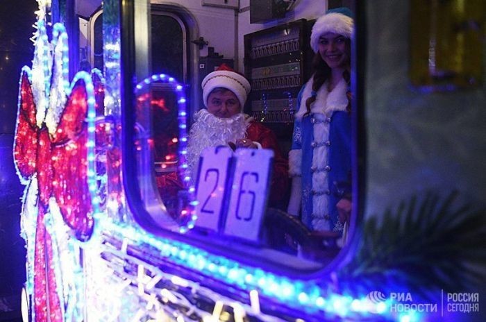В московском метро запустили новогодний поезд