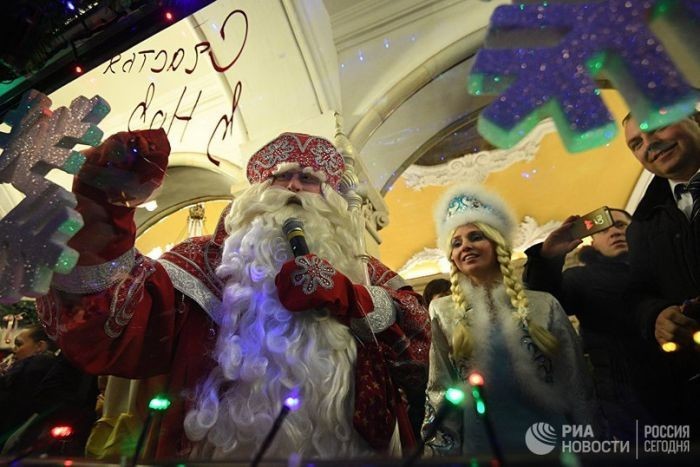 В московском метро запустили новогодний поезд