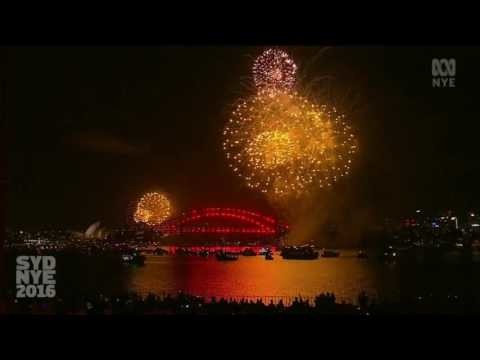Сидней встретил Новый Год. Фейерверк снятый DRON`OM 