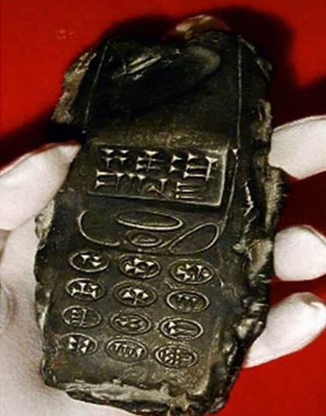 Найден 800-летний мобильник  