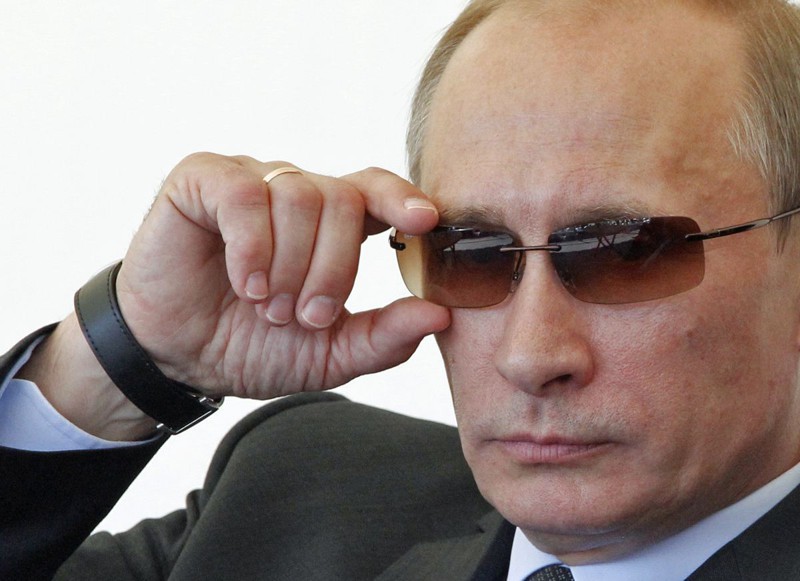 Эпиграф: "Путина любят за то, что он очень Путин, а ругают - за то, что он не достаточно Путин..."