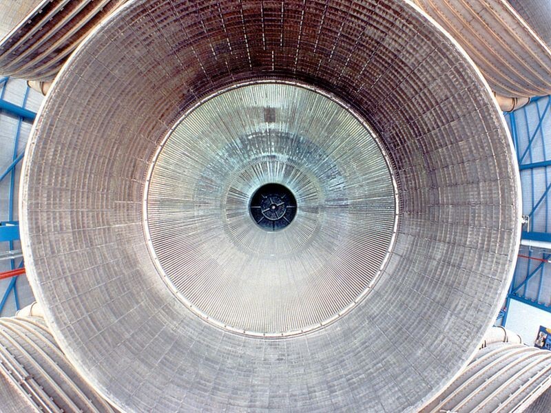 Центральный двигатель Сатурна V F1, Космический центр Кеннеди, Флорида, 1997 год.